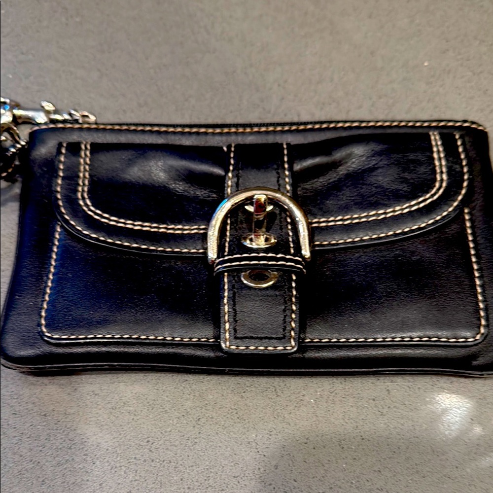 Elegant coach Black Leather Clutch